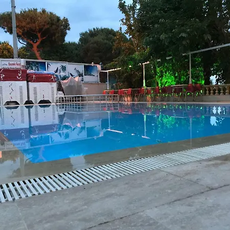 Yasemin Hotel *